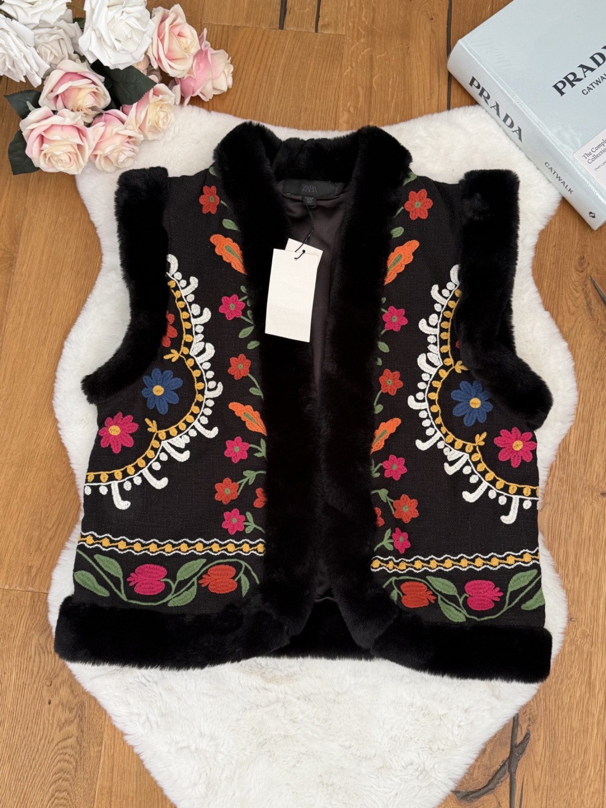 ZARA Vibrant Floral Embroidered Faux Fur Gilet Jacket Size M  Bloggers Fave Rare