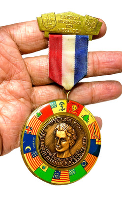 J.Low Gründer GS North Atlantic Girl Scouts Pin Medalion 1776-1976 US ( Münze-15