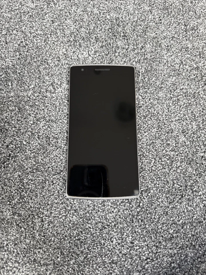 OnePlus One A0001 Black Unlocked 16GB 3GB RAM 5.5" Cheap Android Smartphone - Image 2 of 4