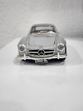 Burago 1954 Mercedes-Benz 300 SL Gull Wing 1:24 Scale Grey Sports Car bumper dmg
