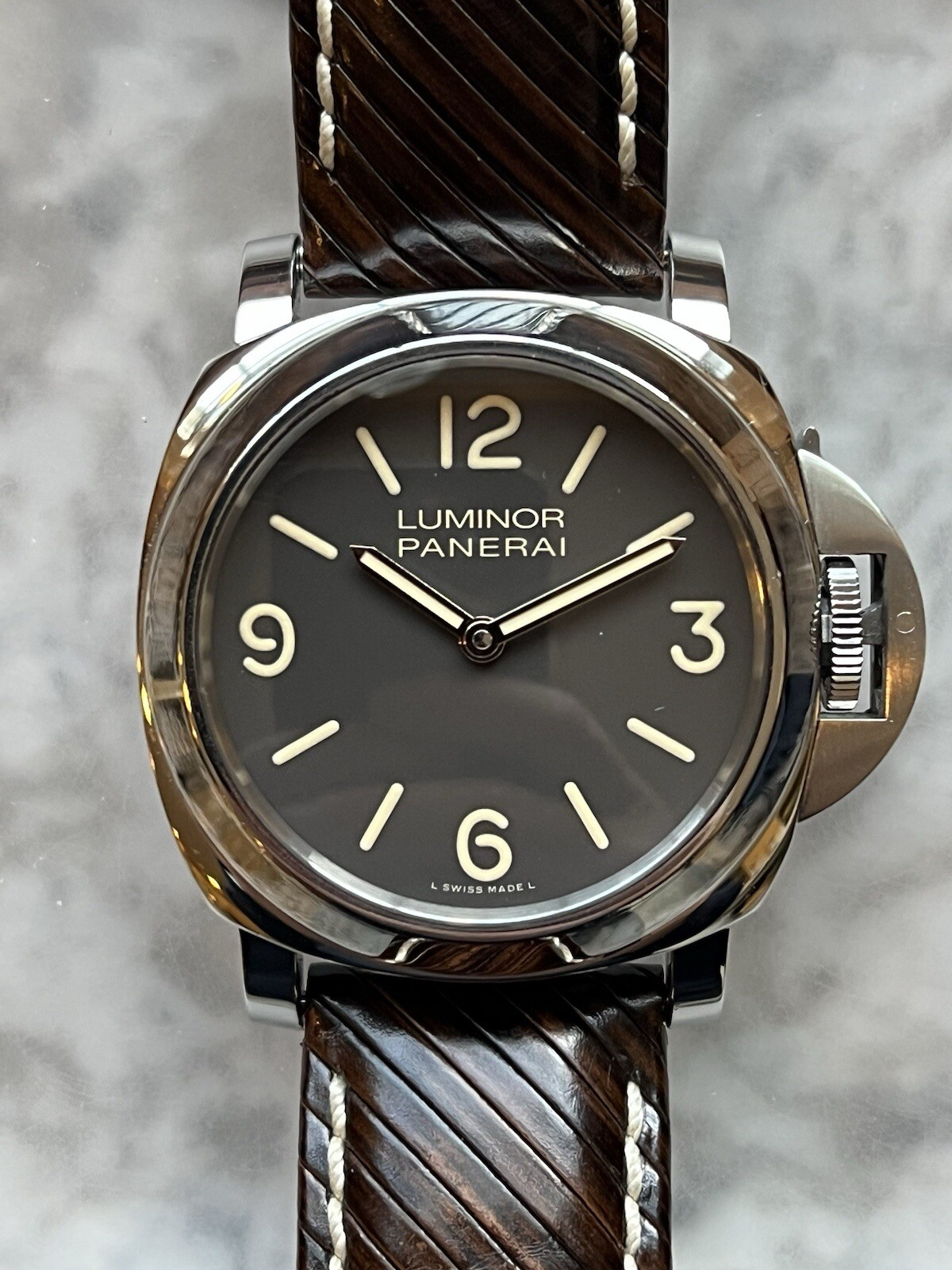 Panerai PAM00390 *Limited Production* Complete Set + Two Extra Straps