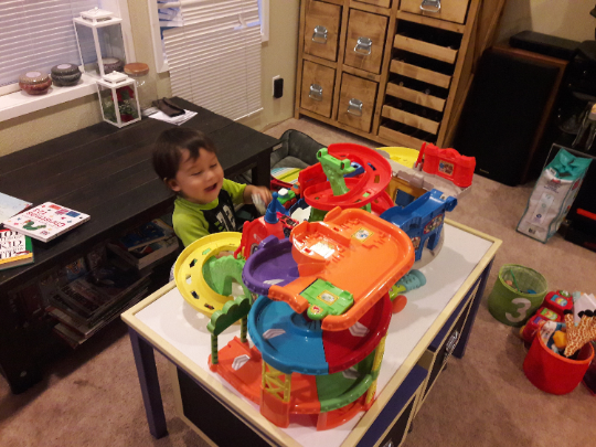 childrens play table with storage