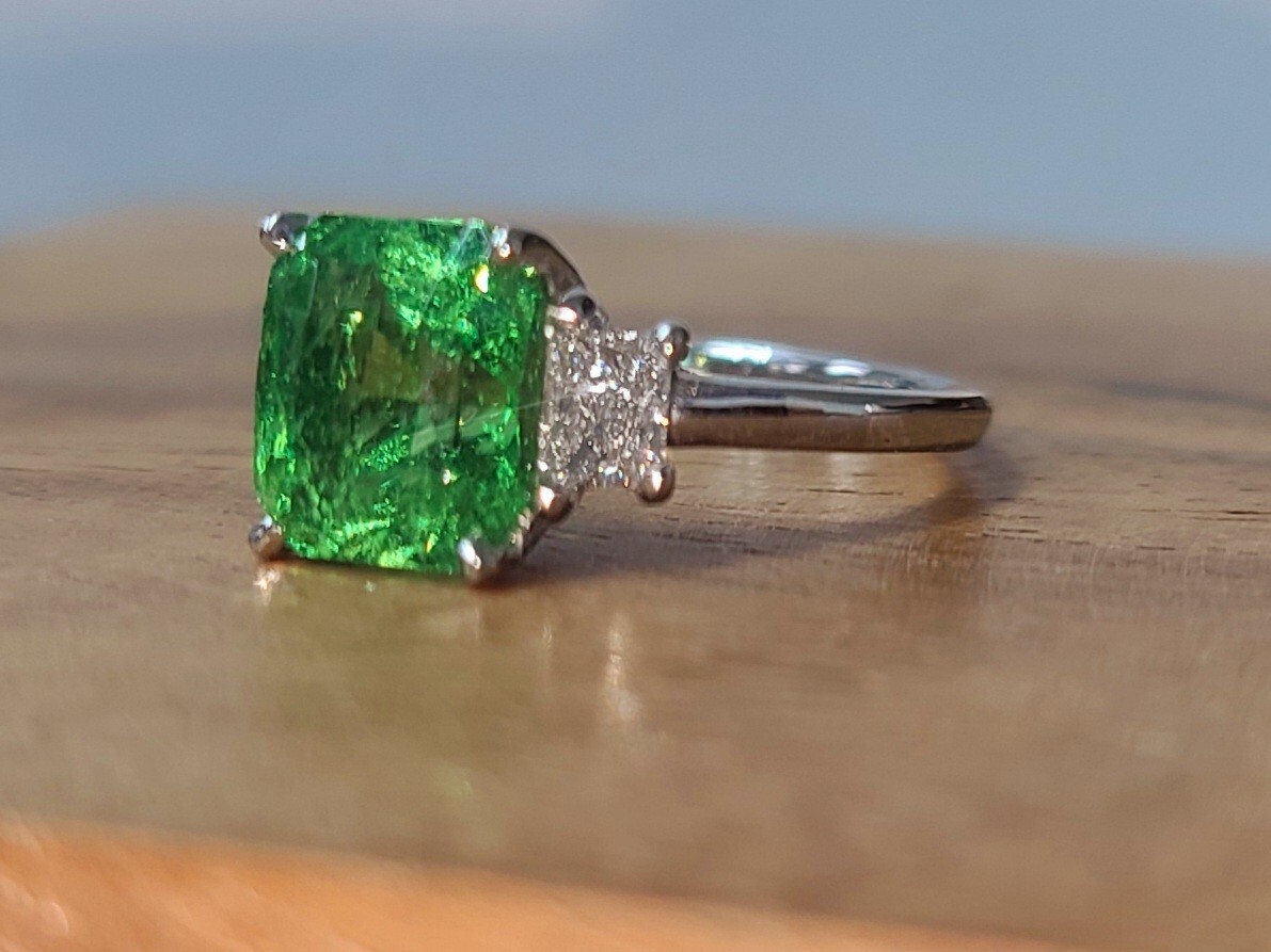 Vintage Platinum Engagement Ring 3.54ct. Natural Green Tsavorite ...