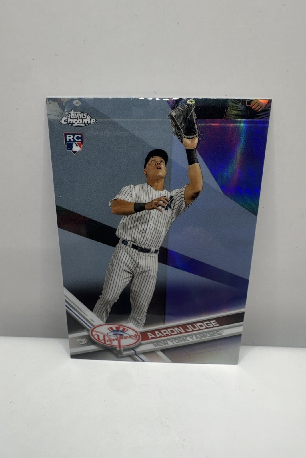 2017 Topps Chrome - Aaron Judge #169 Refractor Catching (RC)