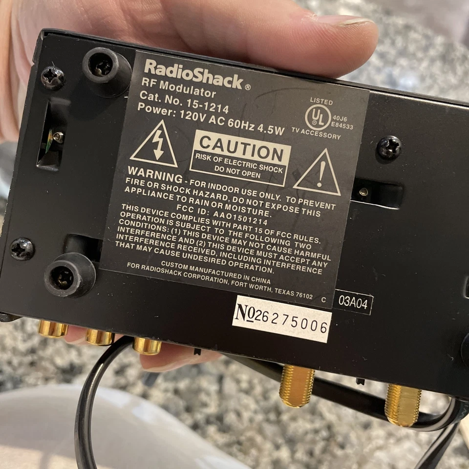 RadioShack RF Modulator 15-1214 Multi-Input RCA Audio with cords   - Image 3 of 4