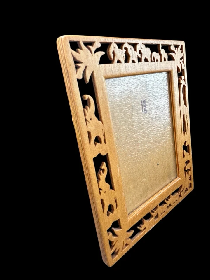 Marco de fotos de madera en relieve hecho a mano tallado animales africanos elefante rinoceronte jirafa Foto 2 de 4