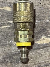 MILTON 1717-4 AIR COUPLER 1/4" PUSH ON & LOCK BARD WITH M-STYLE COUPLING