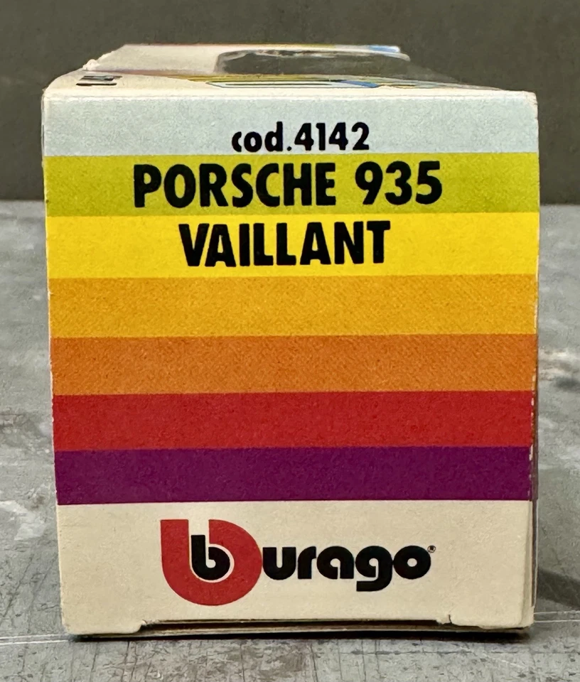 Coche de carreras Burago Porsche 935 Vaillant verde fundido a presión turbo de colección en caja Foto 4 de 4