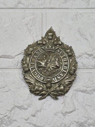 Original Argyll and Sutherland Highlanders Voided Cap Badge WW2 6x8cm