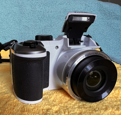 Kodak PIXPRO AZ251 16.0MP 26x Zoom Digital Camera - White