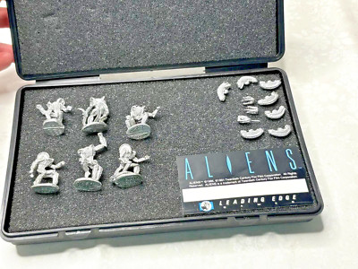 Ridolfi Fox Warrior Alien Figures Miniature Set w/ Case Metal Sci-Fi