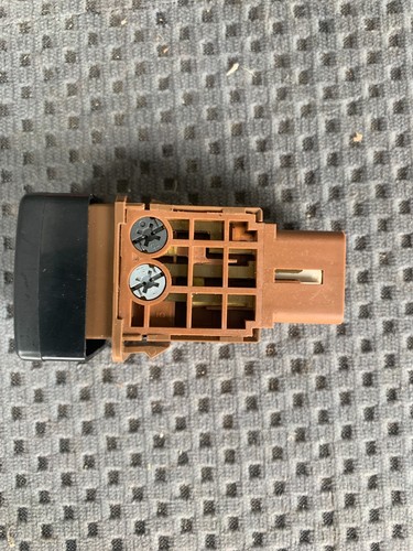 Subaru Liberty & Outback 1999 - 2003 Cruise Control Switch - Picture 2 of 3