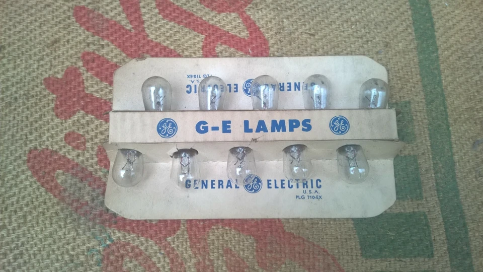 Vintage GE Lamp 6S6DC Indicator Bulbs 120V - Image 4 of 4