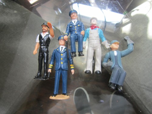 LEHMANN G SCALE RESIN 5 HAND PAINTED FIGURE - Picture 3 of 3
