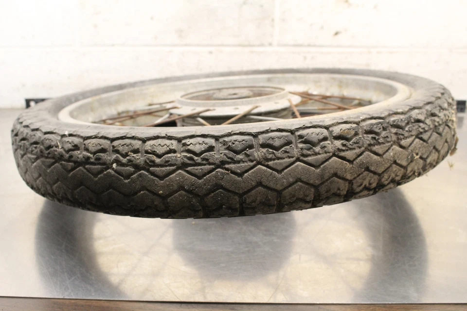 1971 Honda CL175 скремблер заднее колесо обод шины (3,25-18) B169 - Изображение 2 из 4