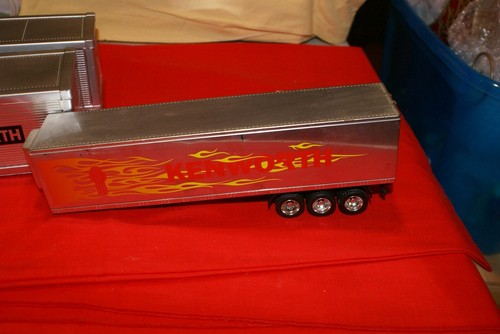 LOT OF 3 Kenworth CARRIER BOXES 2 SAME 7.5"X3"X3.5" 1 LONG 11" X 2 1/4" X 2.5" - Picture 4 of 6