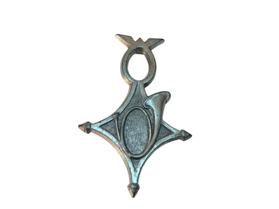 Croix d'Agades et cor de douane P.Carré à identifier 📌6a.. - Photo 1/2