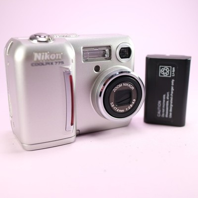 Nikon Digital Camera Coolpix 775 2.1MP Silver Tested