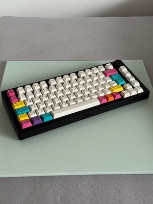 Monsgeek M1 V5 VIA ISO DE / Rosewood Switches / EPBT SPECTRUM Keycaps / WIE NEU