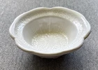 Vintage McCoy White Gloss Scalloped Footed Pottery Bowl Flower Sunburst 6" Dish