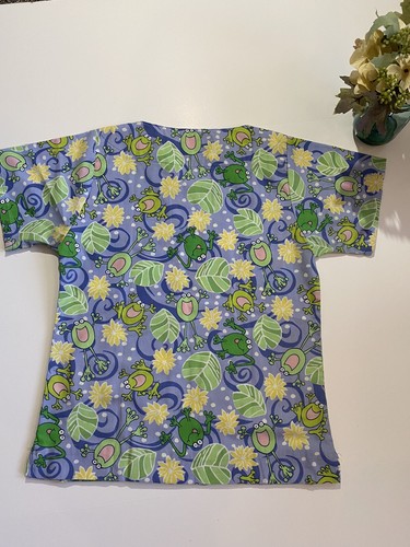 Landau Scrub Top front pockets Size x-Small frogs vneck green blue - Picture 2 of 5