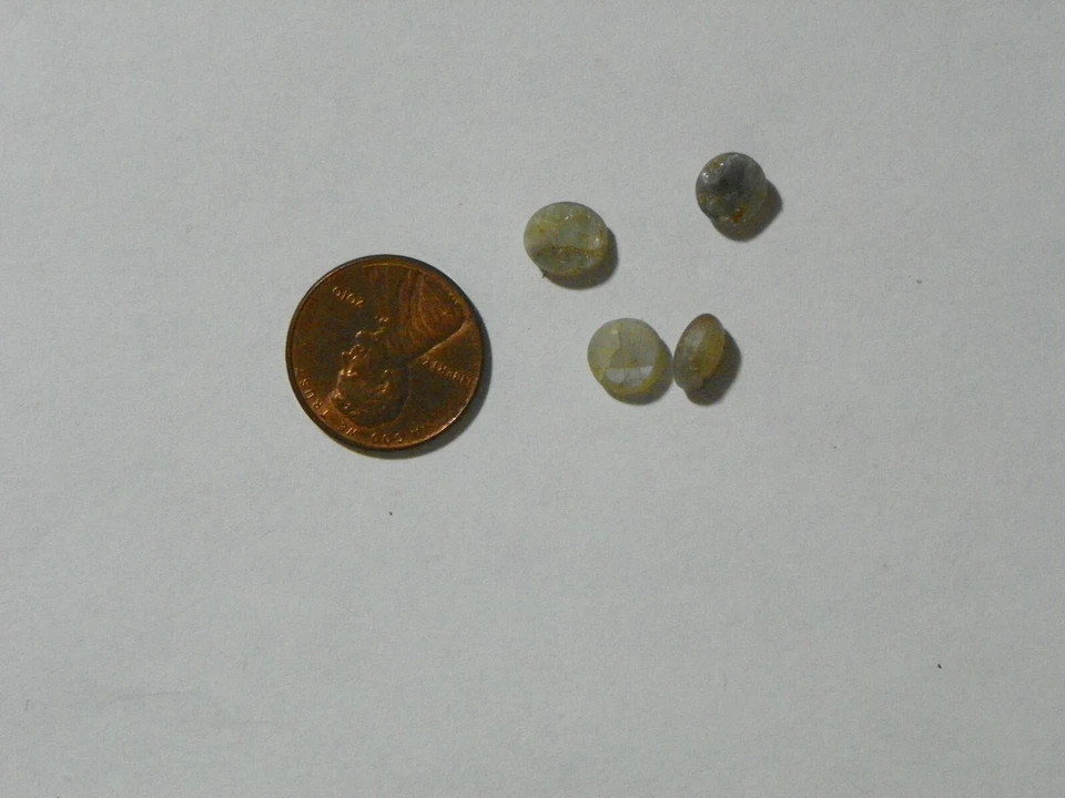 Chrysoberyl Cats Eyes 6.32 Carats Total Weight 4 Cabs Heavy Natural Flaws - Image 2 of 2