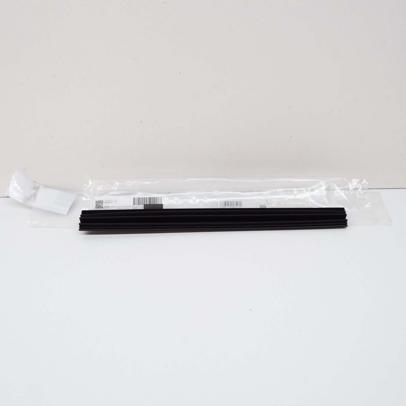 メル42489ページ NEW MERCEDES-BENZ C W205 TILT ROOF TRIM SLIDE A205780024064