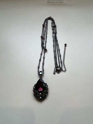 Stunning WHITE HOUSE BLACK MARKET Dark Ruby Red And Black Necklace - Picture 1 of 15