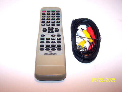 Sylvania SRTD413 13" CRTV DVD/TV Combo Retro Gaming Tested Working!! With REMOTE - Picture 19 of 23