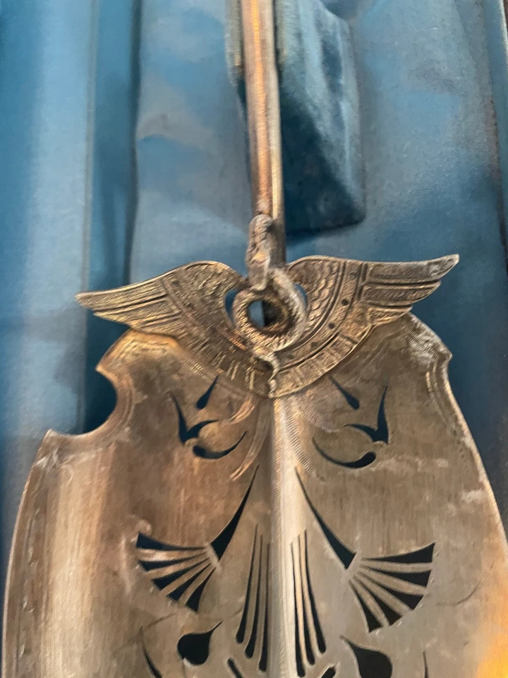 Tenedor de verduras Victoria de plata de ley de principios de 1800 Foto 3 de 4