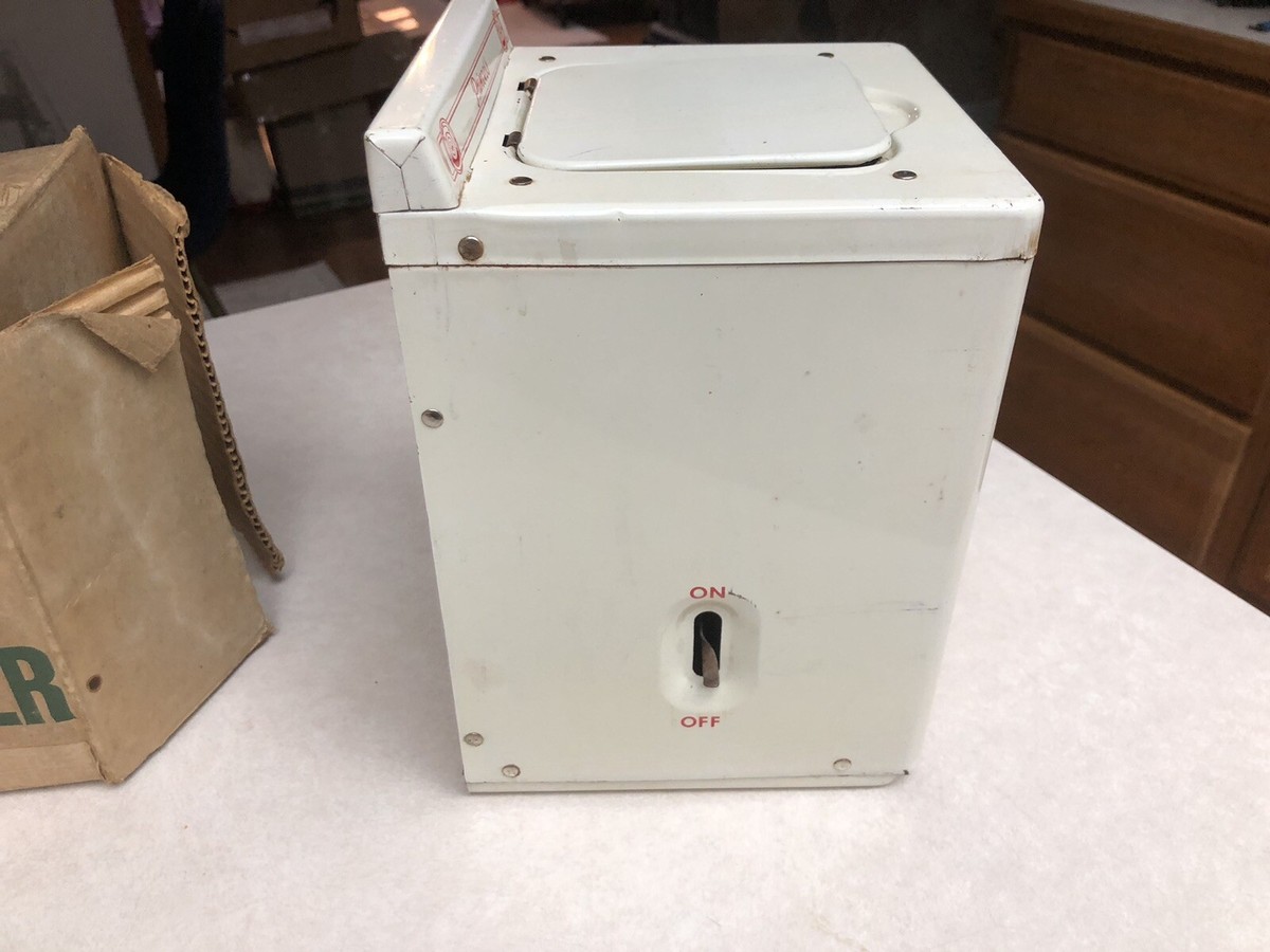 Antique Princess Playtag Toy Washer Washing Machine 1950's