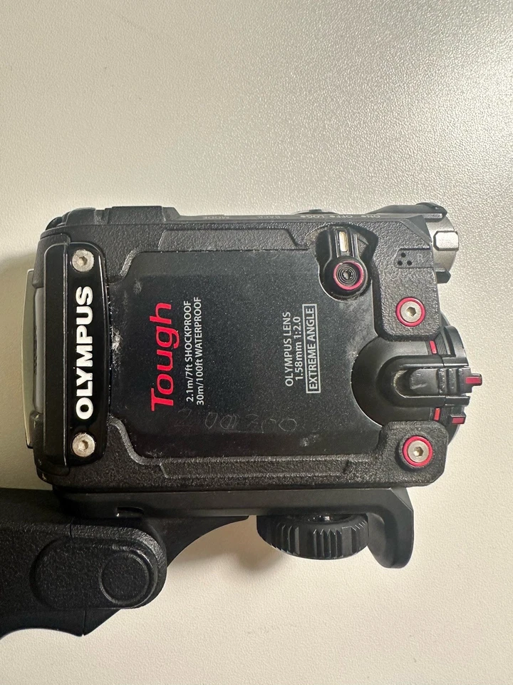 Cámara de video de acción Olympus Stylus Tough TG-Tracker con agarre de mango 4k Wifi GPS Foto 4 de 4