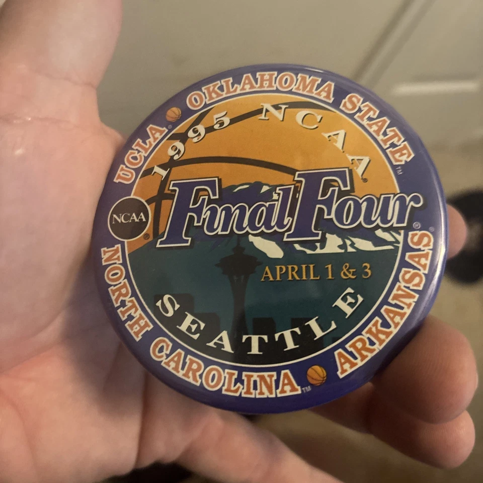 1995 NCAA FINAL FOUR SOUVENIR BUTTON UCLA OKLAHOMA ST. NORTH CAROLINA ARKANSAS - Image 4 of 4