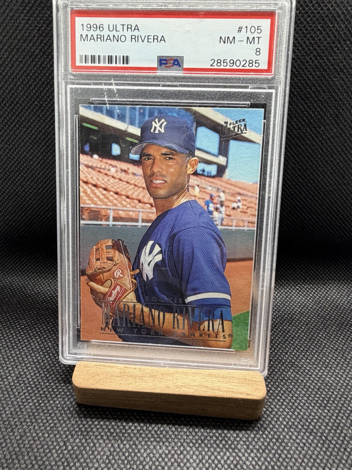 MARIANO RIVERA 1996 Fleer Ultra #105 RC ROOKIE CARD ! NEW YORK YANKEES ! PSA 8 view 1