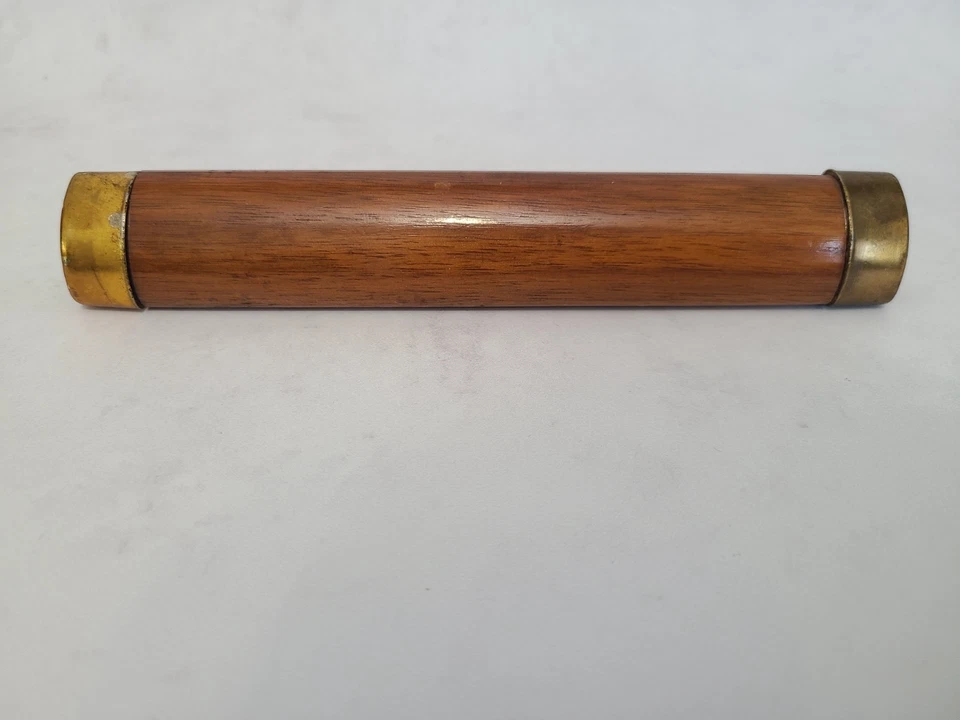 老式木材和黄铜抽屉拉手 — 第 3/4 张图片