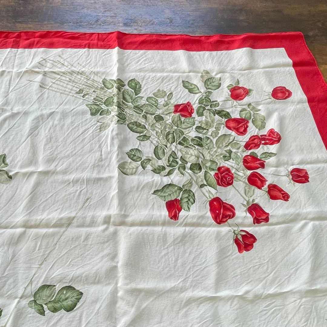 GUCCI Vintage Rose Print Large Silk Scarf in Red　82cm×80cm thumbnail 7