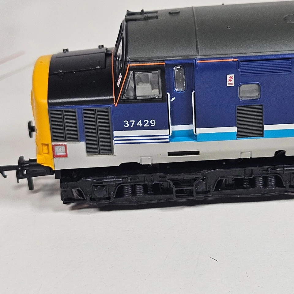 Bachmann - 32-376 Class 37/4 Diesel 37429 Regional Railways Tested Runner Boxed - Image 3 of 4