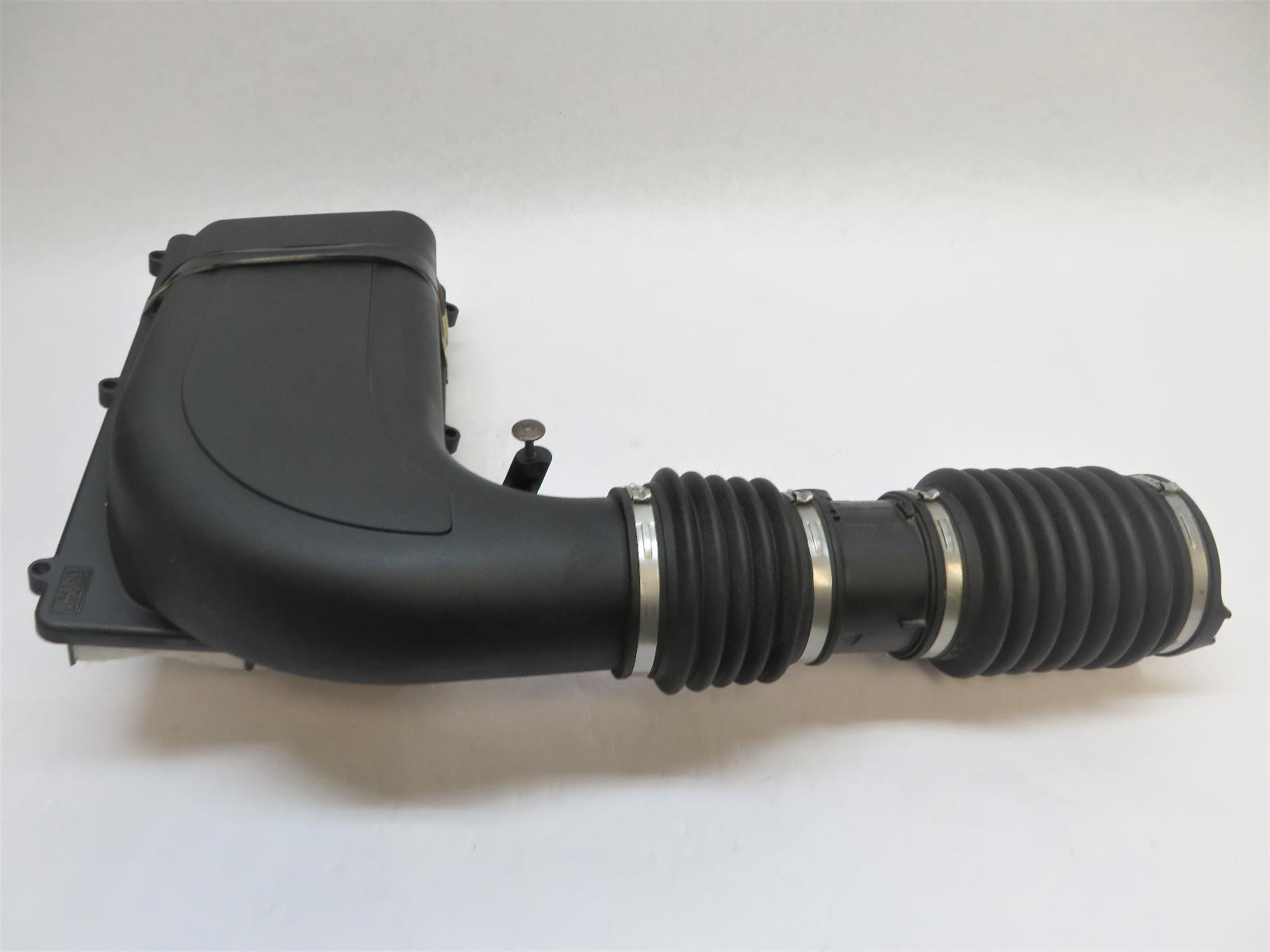2010 FERRARI CALIFORNIA RIGHT AIR INTAKE CLEANER BOX COVER PIPE SENSOR OEM
