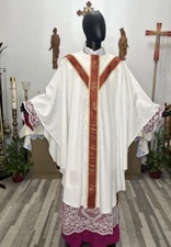WHITE  CREAM VESTMENT CHASUBLE & STOLE