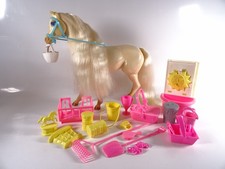 Vintage Barbie Spielset Pferd Nibbles und Reitstall-Zubehör Mattel 1995 (20225)