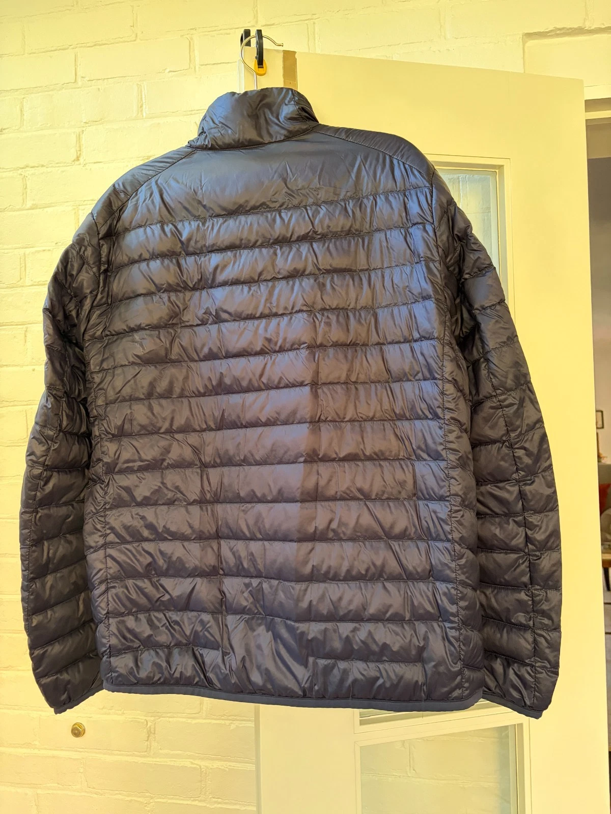 UNIQLO MEN'S BLACK ULTRA LIGHT PACKABLE DOWN ZIP JACKET MEDIUM image 3