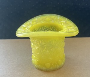Fenton Daisy and Button Top Hat | eBay