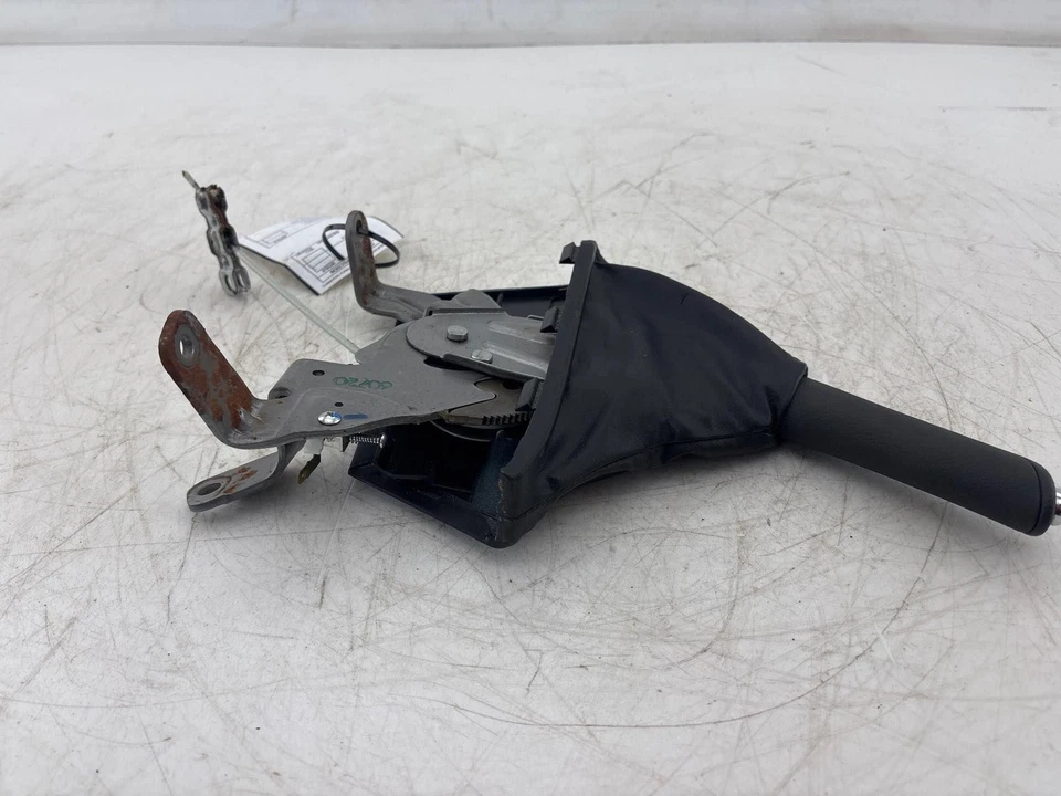 Palanca de manija de freno de estacionamiento de emergencia Subaru XV Crosstrek 2013-2017 OEM Foto 4 de 4