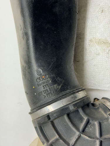 OEM 2000 2001 2002 AUDI A8 QUATTRO 4.2L - AIR Intake HOSE / TUBE 077129627 - Picture 6 of 6