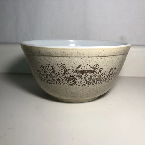 Pyrex Forest Fancies 402 Nesting Mixing Bowl, 1.5 Qt Mushroom