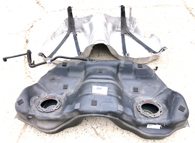 2017-2020 MASERATI GHIBLI SQ4 FUEL GAS TANK W/ HEAT SHIELD & STRAPS OEM.