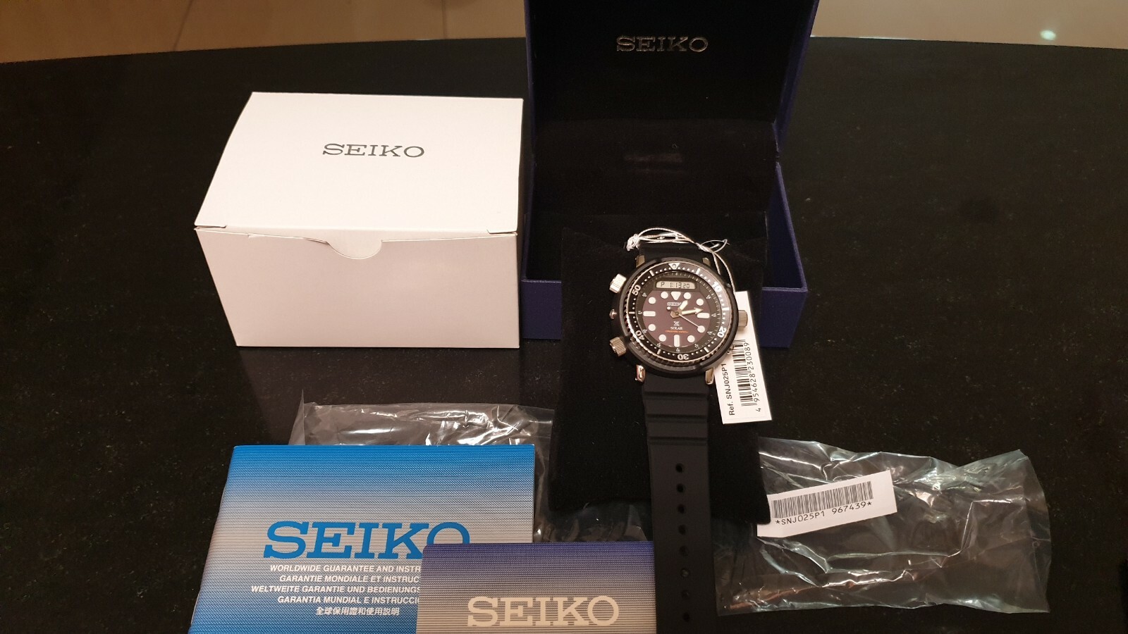seiko prospex solar hybrid snj025p1