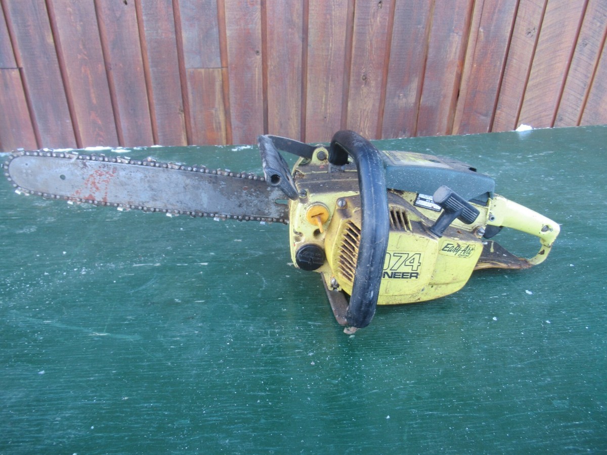 Vintage PIONEER 1074 Chainsaw Chain Saw with 15