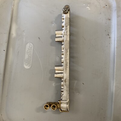 MERCURY 2.5 XRI BLACK MAX V6 CYLINDER 200 HP EFI FUEL MANAGEMENT FUEL RAIL Joint