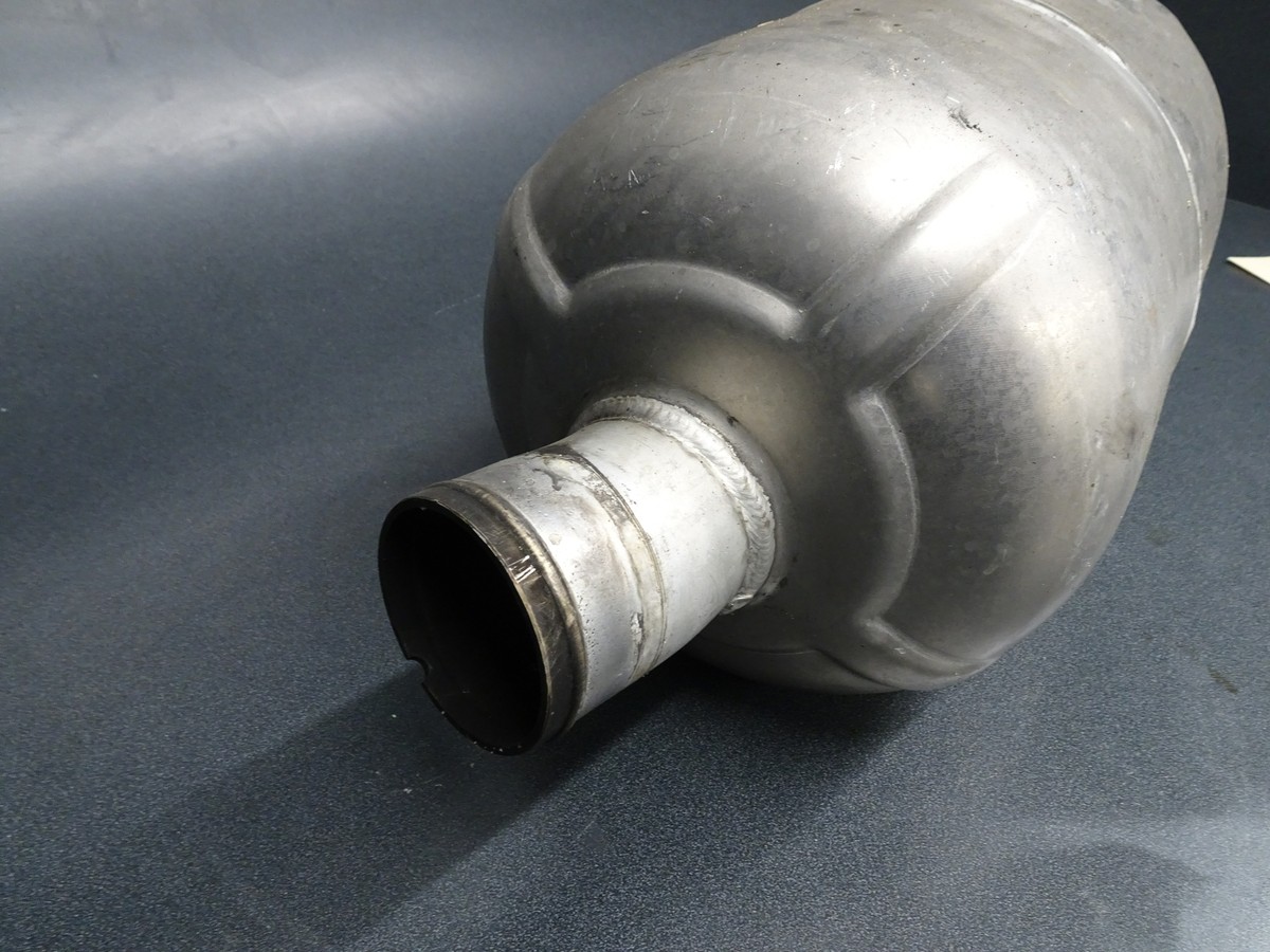 Yamaha OEM Cruiser Waverunner Fx Muffler Exhaust Water Lock Yamaha OEM Cruiser Waverunner Fx Muffler Exhaust Water Lock